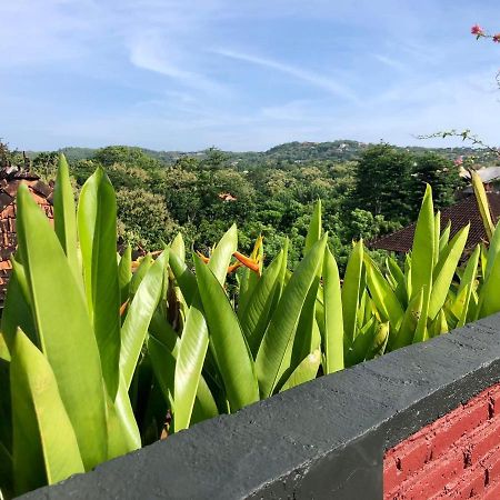 The Hidden Escapes Bingin- Sunset Rooftop Wood House With Ocean View & Private Kitchen Uluwatu Eksteriør billede