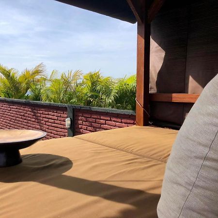 The Hidden Escapes Bingin- Sunset Rooftop Wood House With Ocean View & Private Kitchen Uluwatu Eksteriør billede