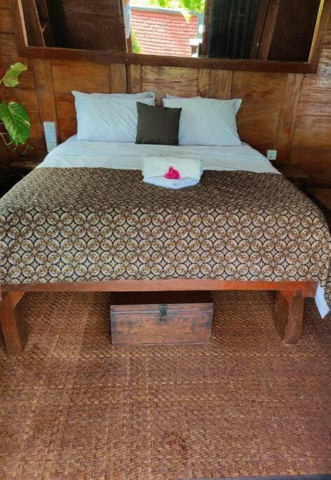 The Hidden Escapes Bingin- Sunset Rooftop Wood House With Ocean View & Private Kitchen Uluwatu Eksteriør billede