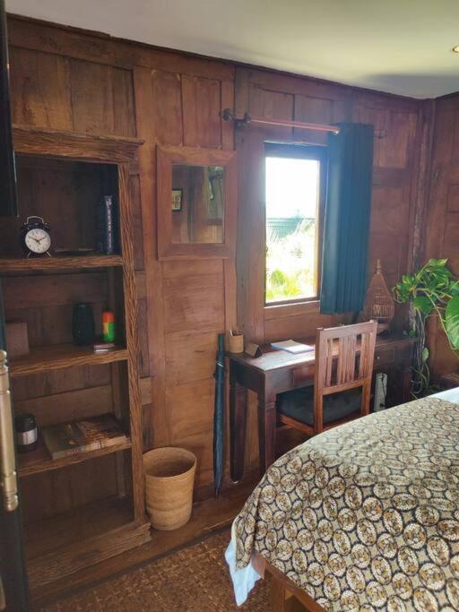 The Hidden Escapes Bingin- Sunset Rooftop Wood House With Ocean View & Private Kitchen Uluwatu Eksteriør billede