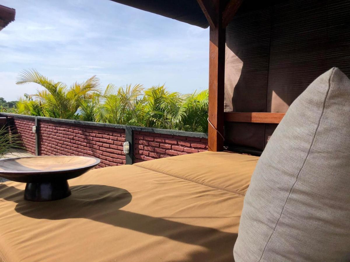 The Hidden Escapes Bingin- Sunset Rooftop Wood House With Ocean View & Private Kitchen Uluwatu Eksteriør billede